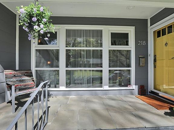 3rd image of 218 Crest Dr