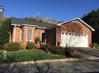 137 Club Pointe Dr, Winston Salem, NC 27104