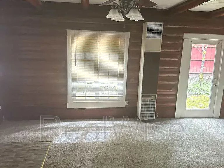 4550 Rogue River Hwy #10 — Photo 13