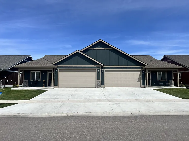 813 Foxglove Dr — Photo 2