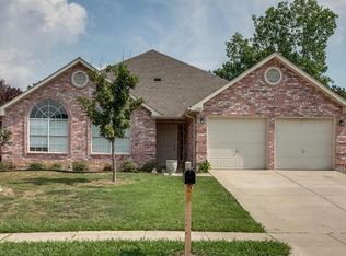 2520 Meadowview Dr, Corinth, TX 76210