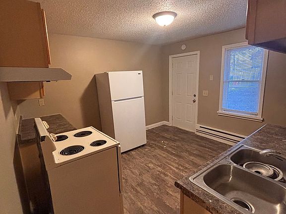 3rd image of 880 Wilson Ave APT 2