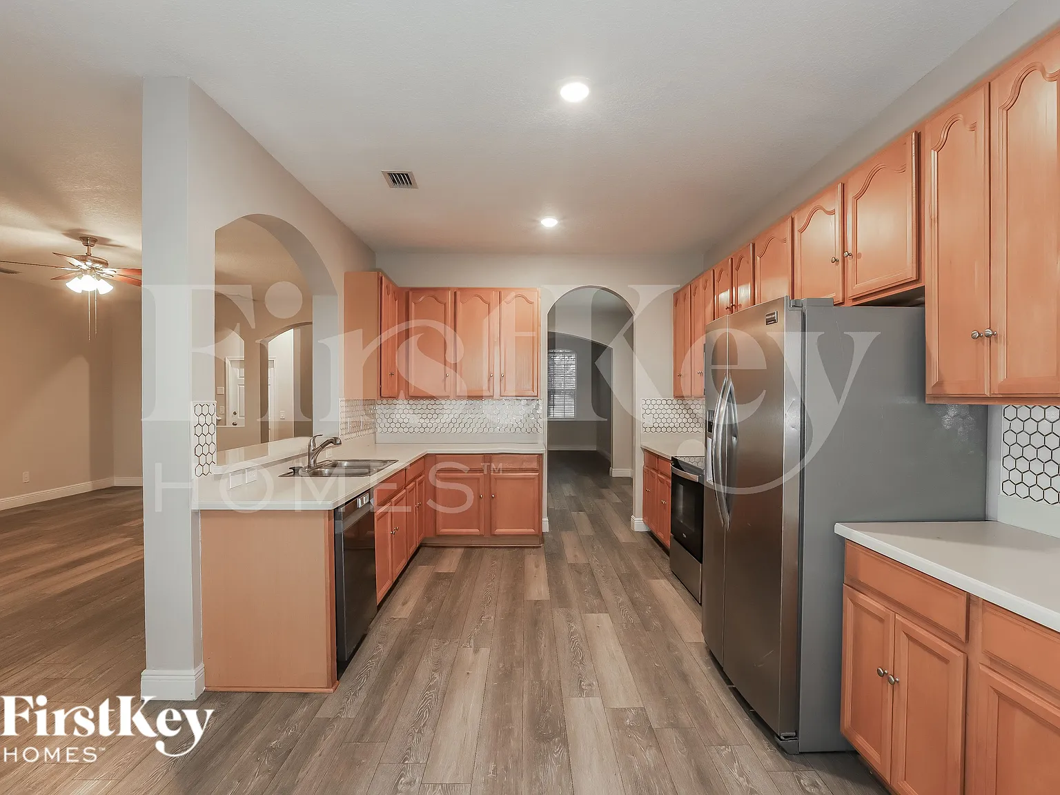 5 bed, 4.0 bath, 3481 sqft, $3,165 — Photo 4