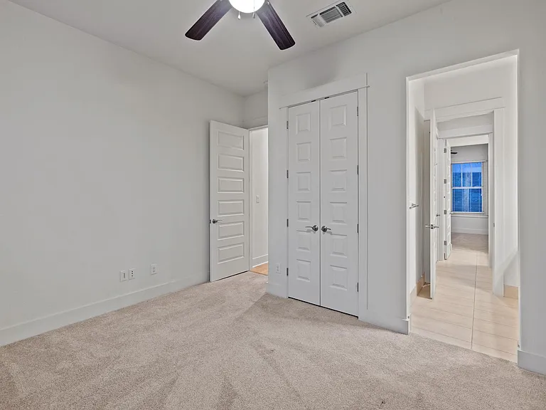2217 Seabiscuit Cv #105 — Photo 24