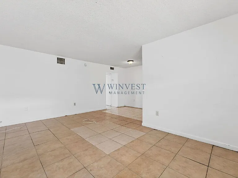 Presidential View Apartments — Photo 39