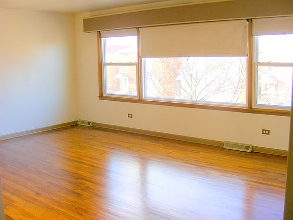3rd image of 5033 Carol St #2