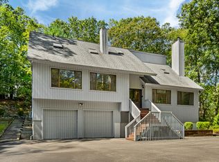 100 Old Mill Ln, Stamford, CT 06902