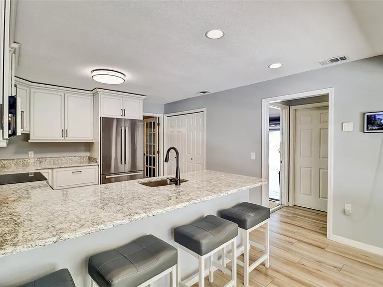 4318 Woodtree Ln — Photo 11