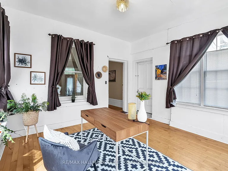 20 Russell St W #5 — Photo 5
