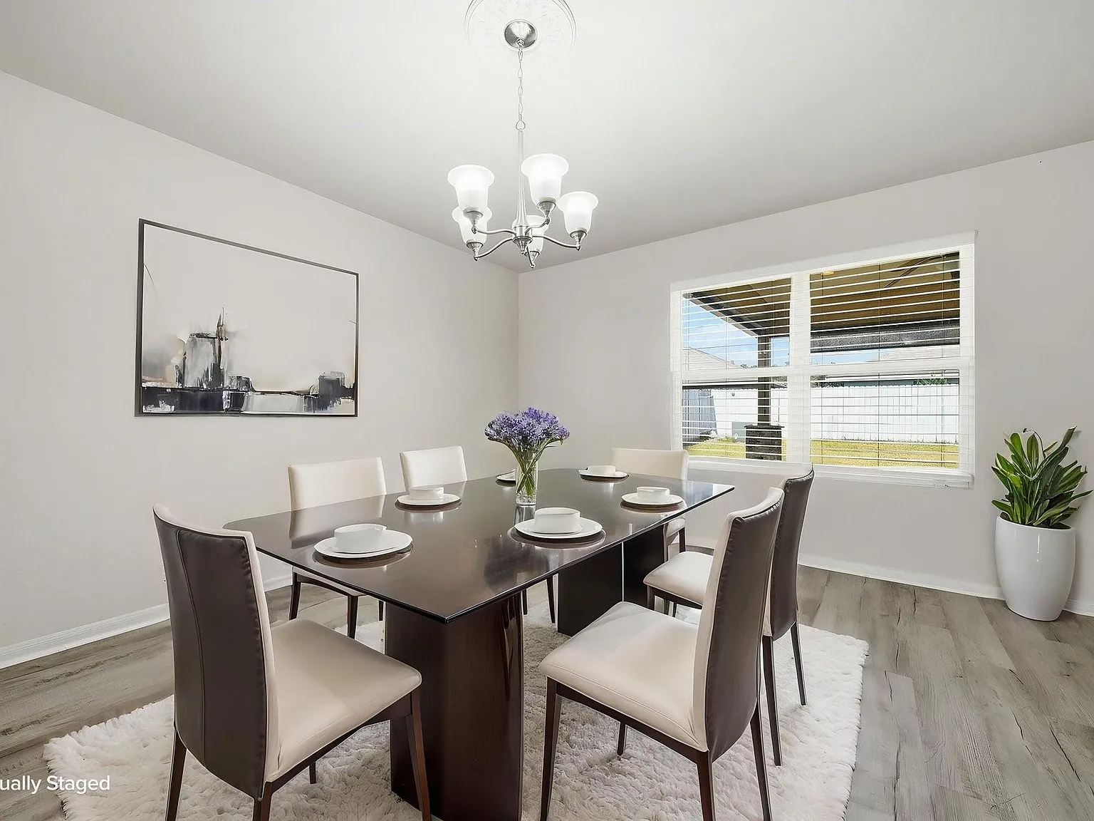 3 bed, 2.5 bath, 2042 sqft, $1,995 — Photo 3