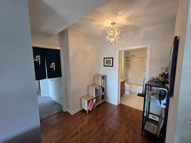 5858 N Broadway St #401 — Photo 9