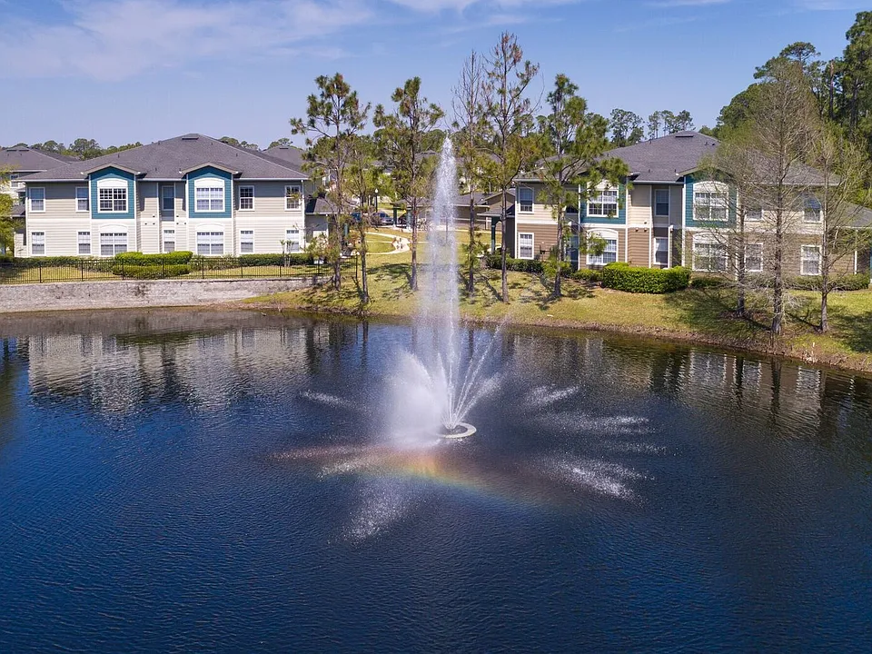 Hawthorne Village apartments community photo