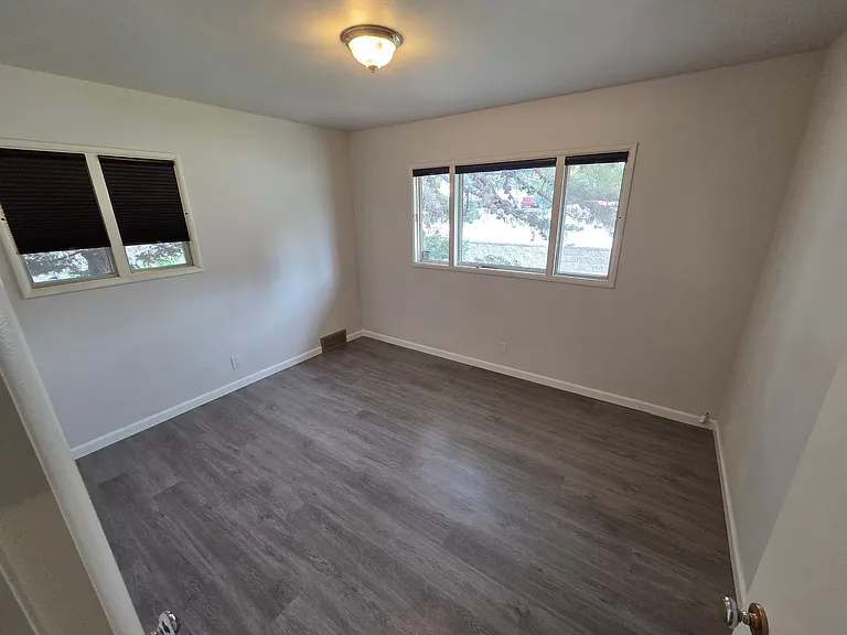 1530 Eastmont Ave — Photo 17