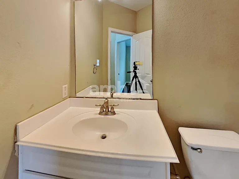 2918 Meridian Bay Ln — Photo 16