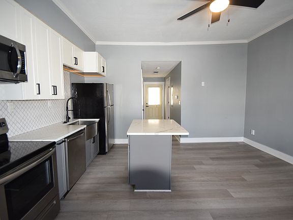 3rd image of 102 S Greenwood St #B