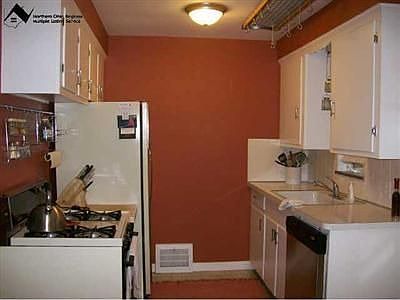 3rd image of 421 Huntmere Dr