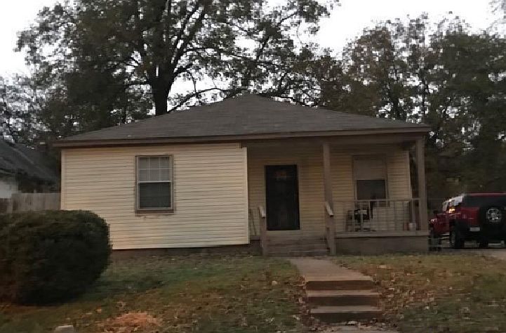 1st image of 26 E Dempster Ave