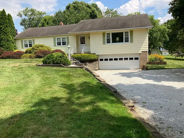 3837 Brookside Dr, Barberton, OH 44203