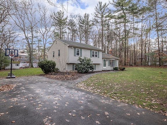 3rd image of 110 Deerfield Dr