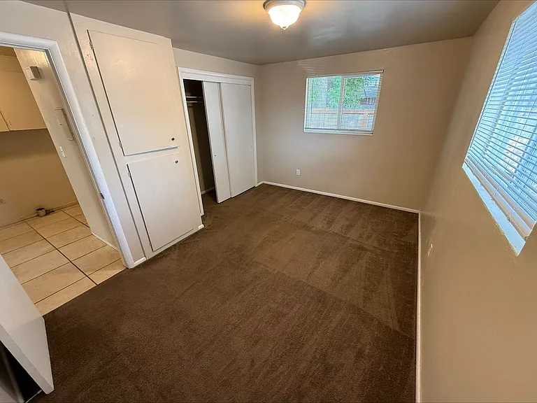 196 E Baird Ave — Photo 3