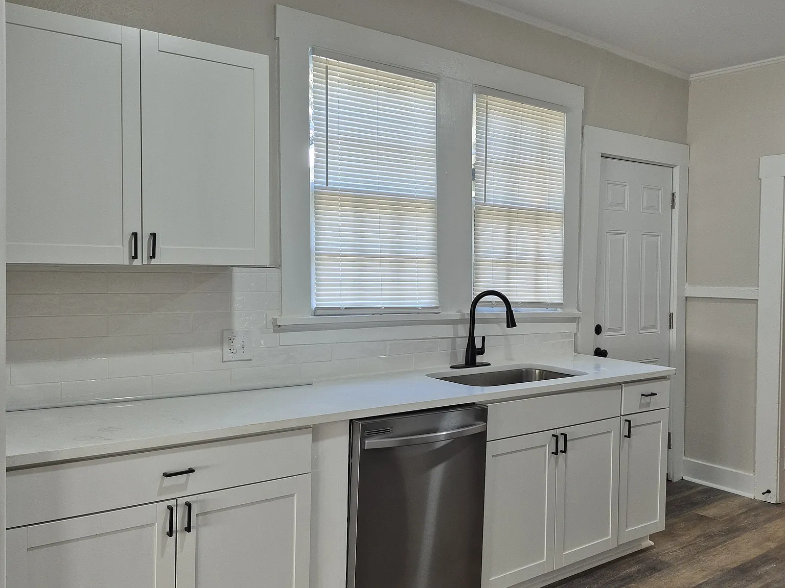 3 bed, 1821 sqft, $2,200 — Photo 3