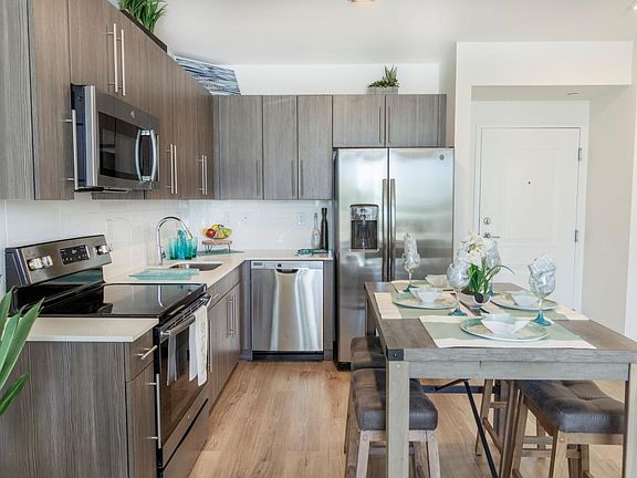 3rd image of 275 Fontainebleau Blvd #701