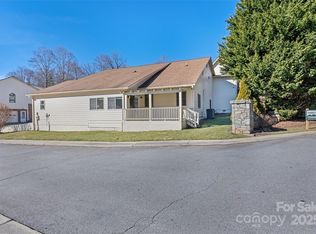 31 Bage St, Waynesville, NC 28786