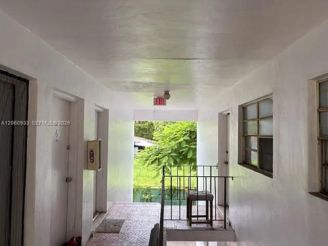 2 bed, 1.0 bath, 6016 sqft, $1,850 — Photo 3