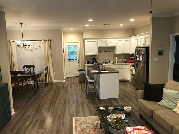 2nd image of 208 Sweet Bay Dr