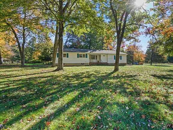 2nd image of 1138 Papen Rd