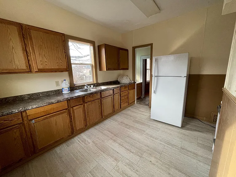 801 W 5th Ave — Photo 7