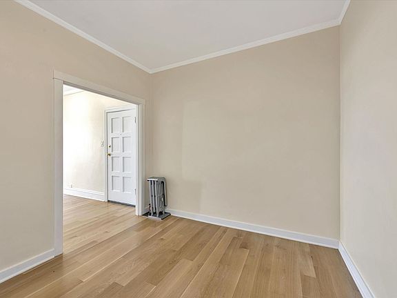 4th image of 229 19th Ave #5