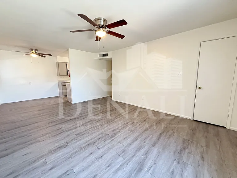 4719 N 15th Ave #4 — Photo 4