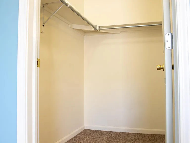 11874 Farmington Rd — Photo 17