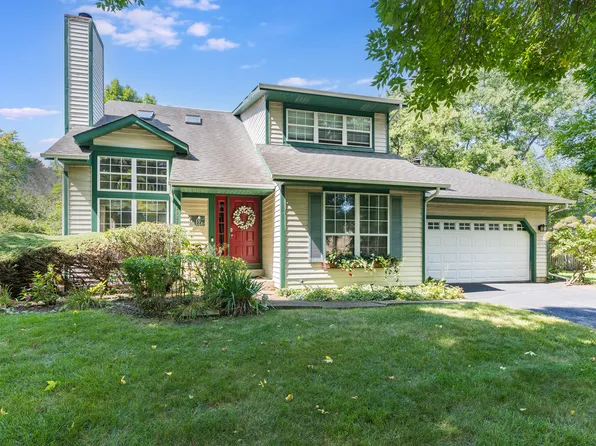 1437 Pinetree Dr, Naperville, IL 60565