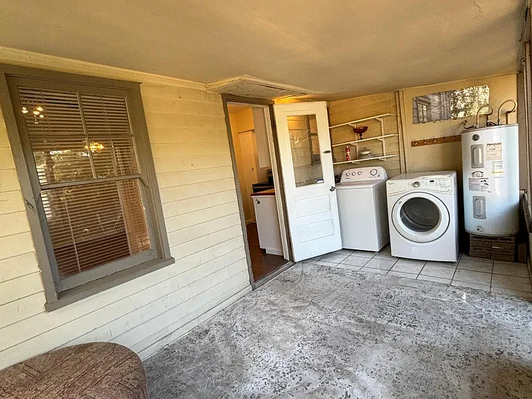 1110 W Roosevelt St — Photo 36