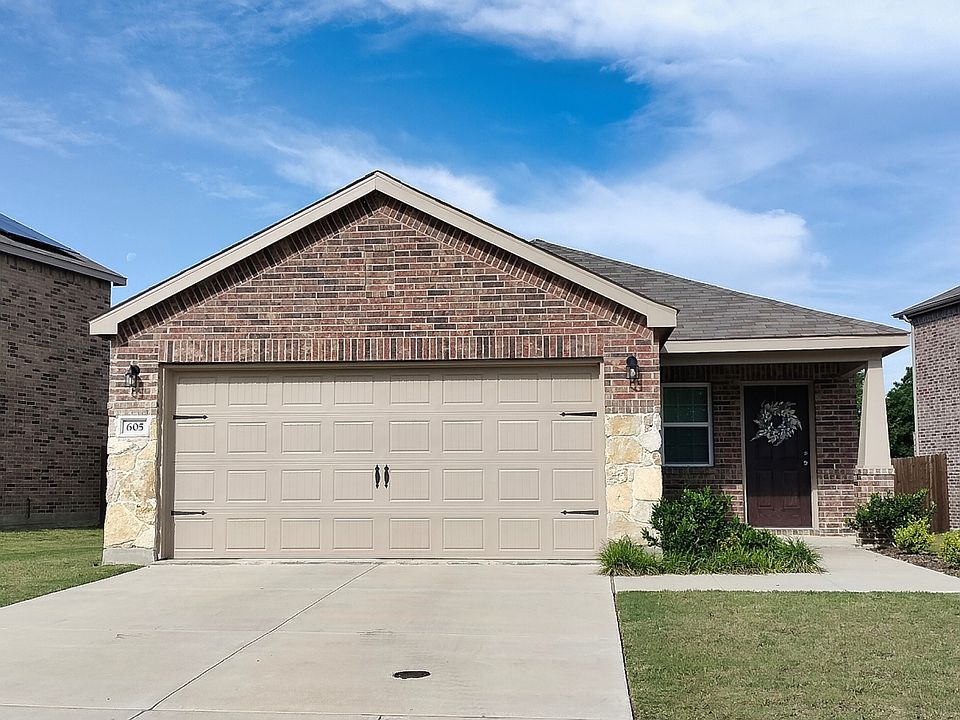 1st image of 605 Grenada Lake Dr
