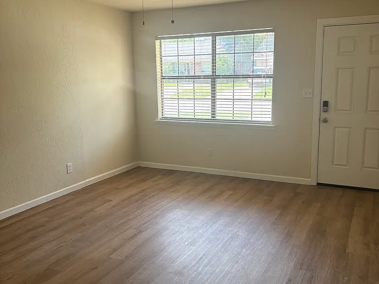 817 Owl St #817 — Photo 7