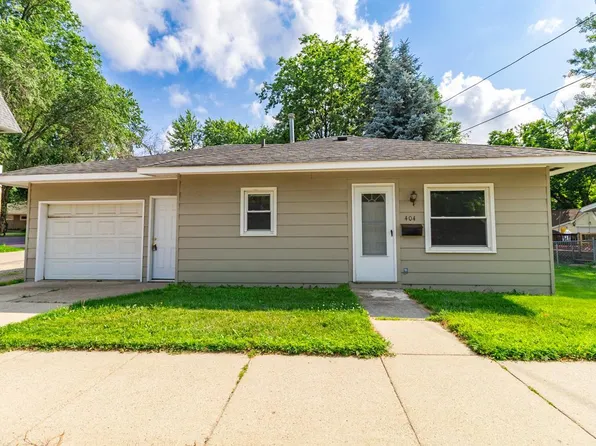 404 2nd St W, Jordan, MN 55352