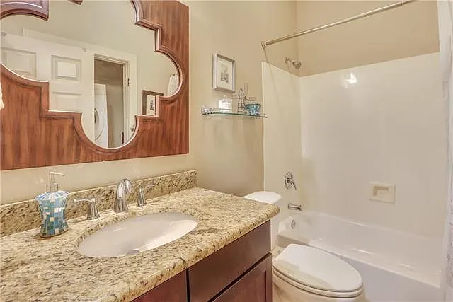 723 Kerlerec St #C — Photo 8