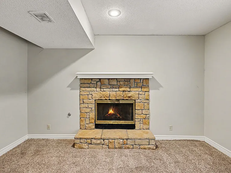 15631 Riley St — Photo 8
