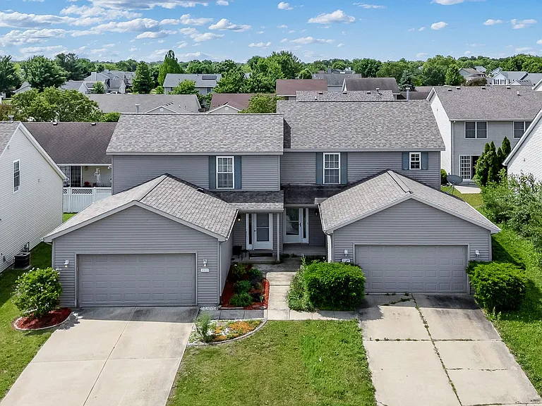 3907 Balmoral Dr — Photo 4