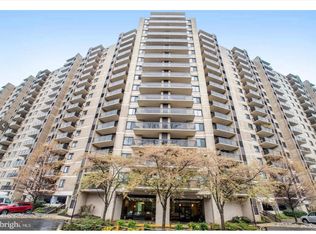 920-307 Yoakum Pkwy #920, Alexandria, VA 22304