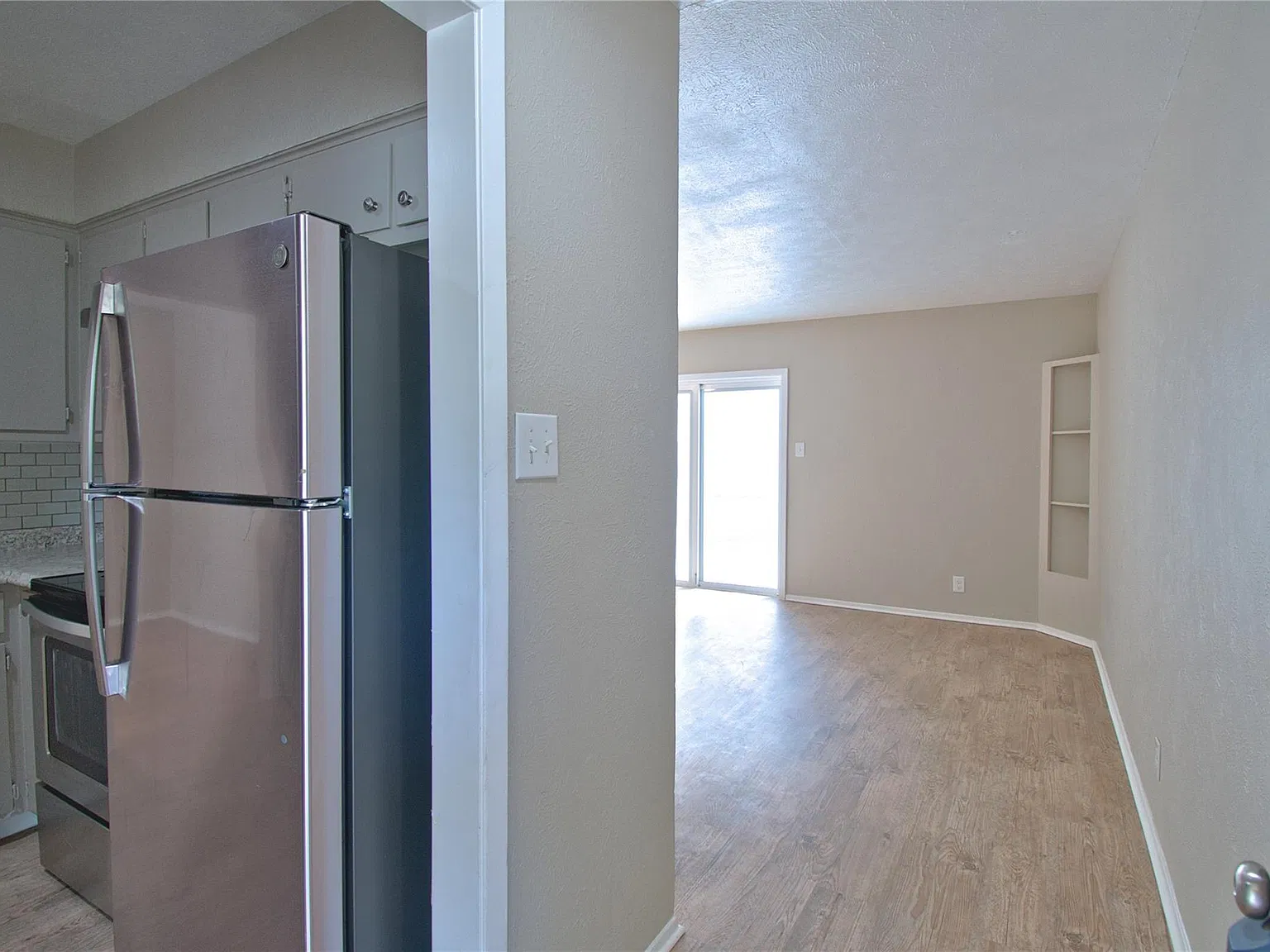 2 bed, 1.0 bath, 900 sqft, $1,550 — Photo 4