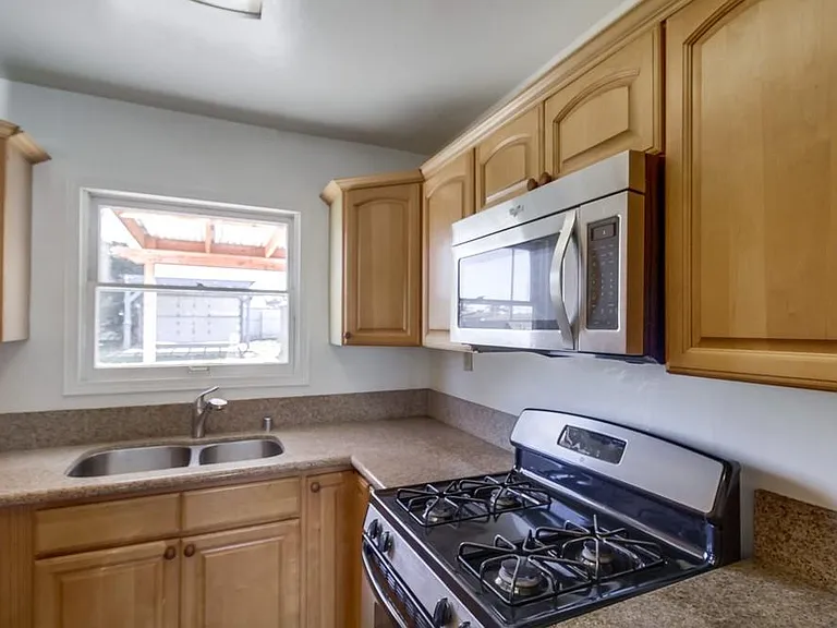 891 Elm Ave — Photo 35