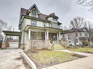 615 W University Ave, Champaign, IL