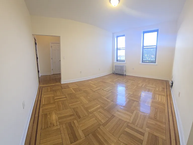 3401 Parsons Blvd #C4 — Photo 2