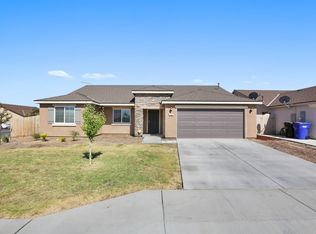 758 Bergenia Cir, Dinuba, CA