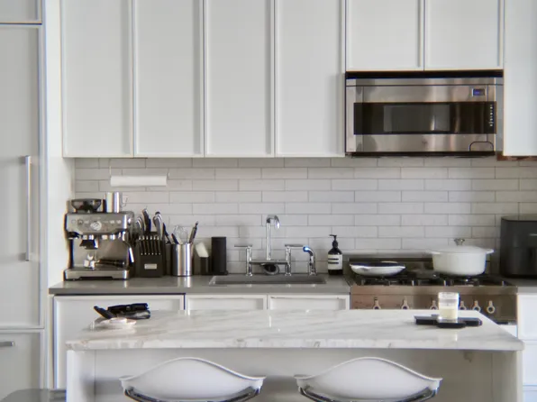 184 Kent Avenue image 5 of 19