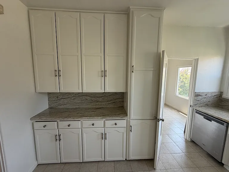 Kitchen facing informal dining room